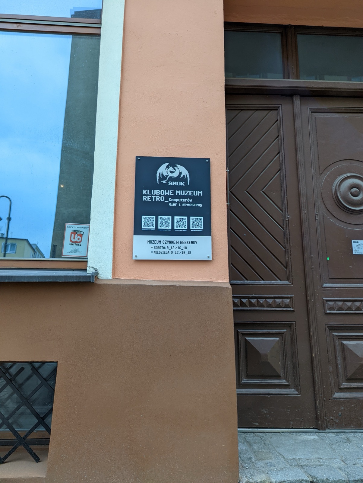 Niespodzianka goni niespodziankę! — 1