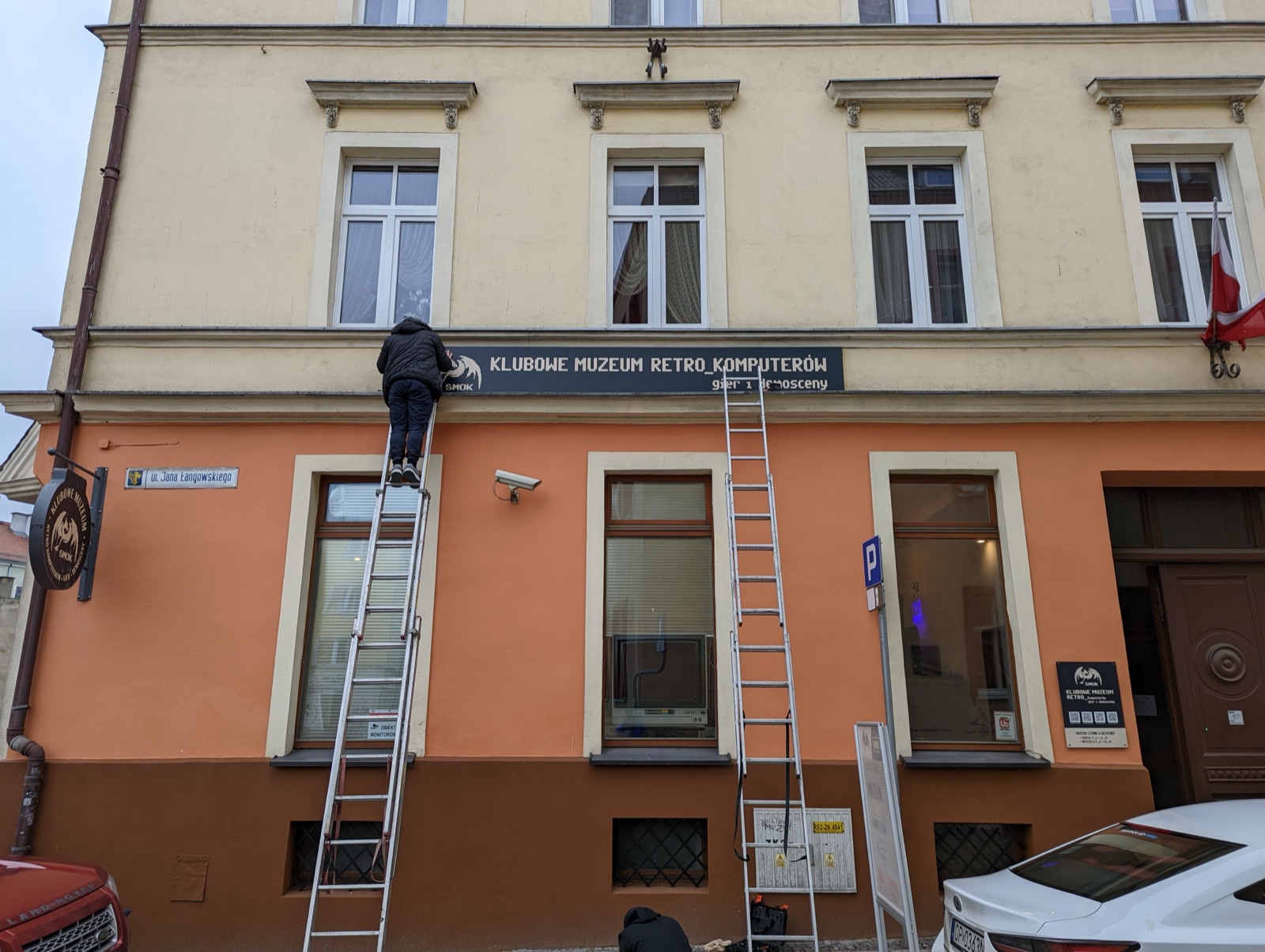 Niespodzianka goni niespodziankę! — 6