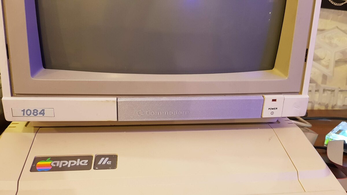 Skaner 3D + drukarka 3D + chwila na zabawę = kompletny monitor Commodore 1084